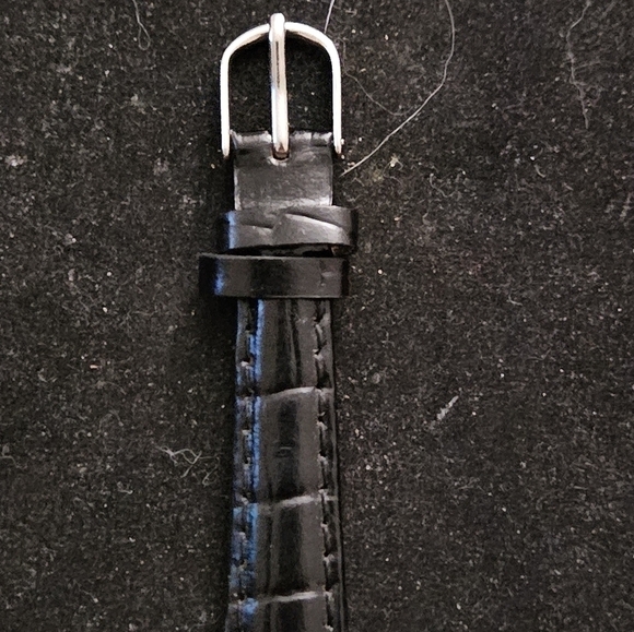 DISNEY PARKS Mickey Mouse Watch NWOT - Picture 5 of 7